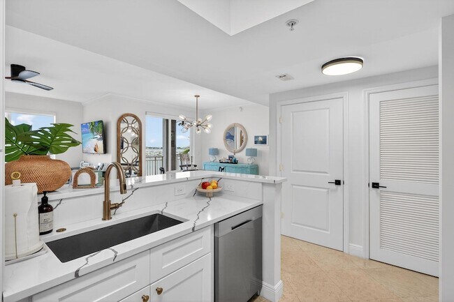 Building Photo - 675 NW Flagler Ave