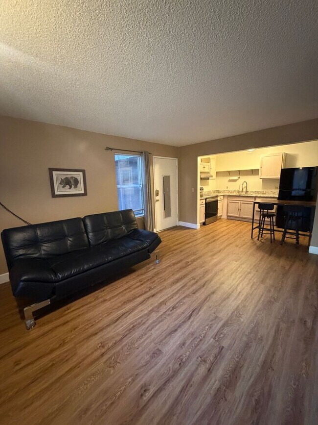 Building Photo - 1200 S Riordan Ranch St