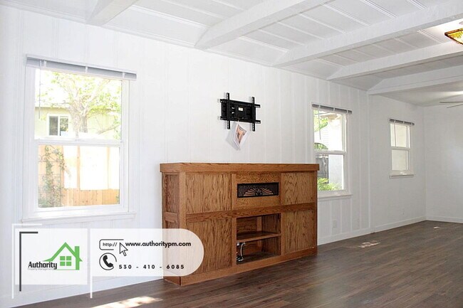 Building Photo - 2651 Foothill Blvd