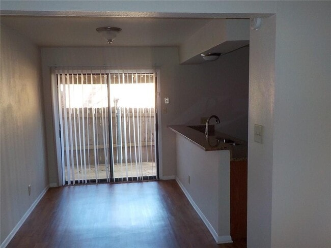 Building Photo - 2708 Parker Ln