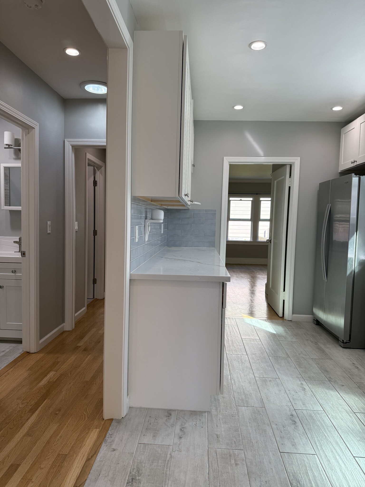 Building Photo - 806 42nd Ave