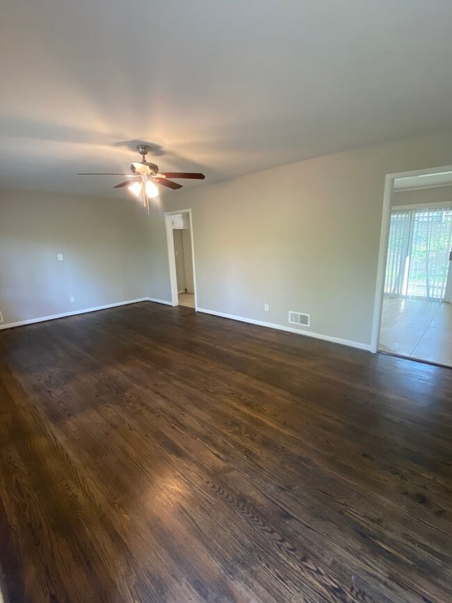 Building Photo - Beautiful 3BR Home – Comfort & Functionality