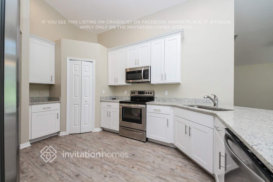 Building Photo - 745 Sedgewood Cir