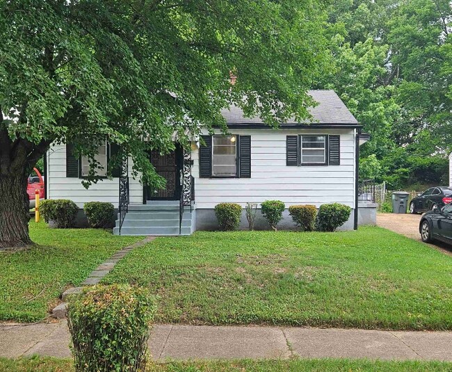 Primary Photo - 464 Fernwood Ave