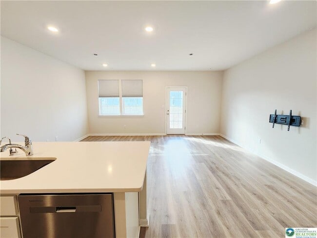 Building Photo - 1182 Susan Cir