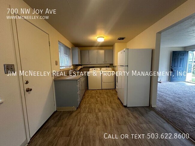Building Photo - 700 NW Joy Ave