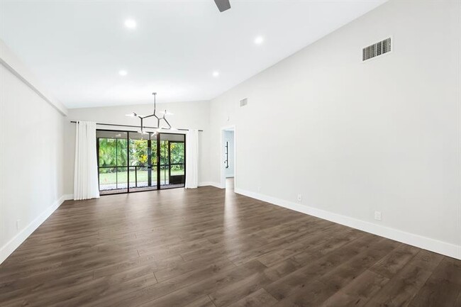 Building Photo - 3701 Arelia Dr