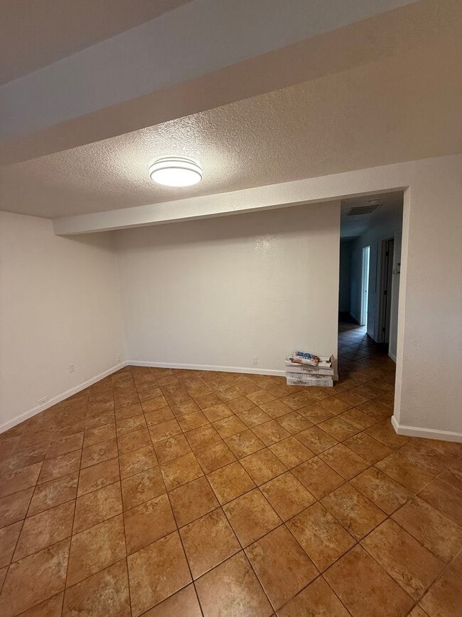 Building Photo - 2313 Manchester St