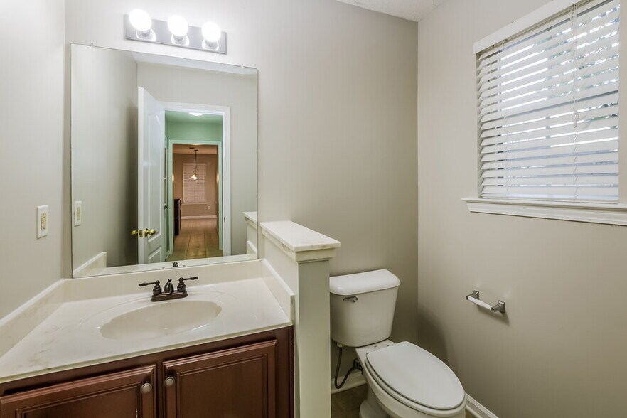 Building Photo - 11625 Leewood Dr