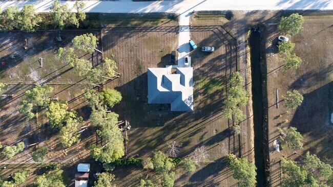 Building Photo - 17225 78th Rd N