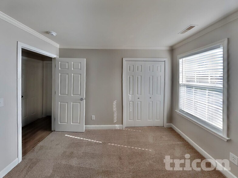 Building Photo - 3002 Helfrich Ct