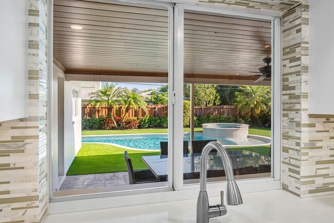 Building Photo - 1061 NW 3rd St