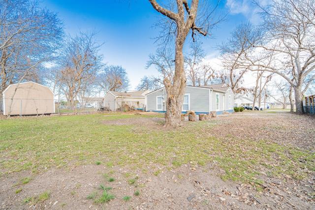 Building Photo - 303 N 2nd St