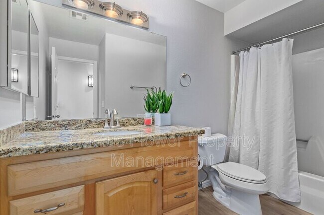 Building Photo - 5217 E Sheena Dr