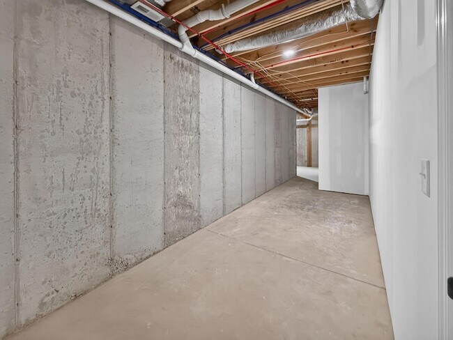 Building Photo - 595 Bailiwick Dr