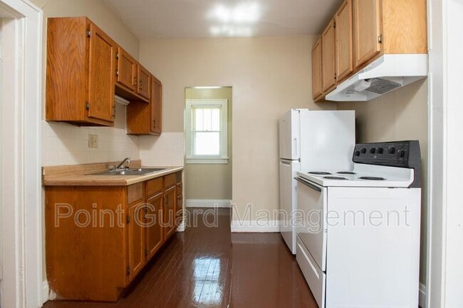 Building Photo - 2834 E Elm St
