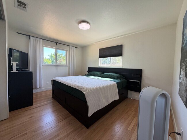 Building Photo - Fully Furnished 3BR/2BA Sacramento Home |  Flexible 3–12 Month Leases