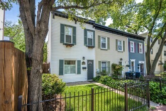 Building Photo - Available Now! 2 Bed 1.5 Bath Between Navy...