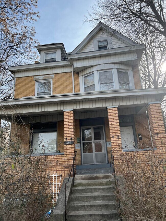 Primary Photo - 804 Heths Ave