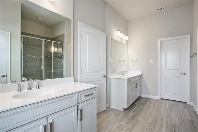 Building Photo - 5529 Liberty Dr