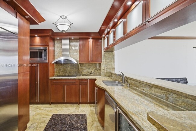 Building Photo - 5555 Collins Ave