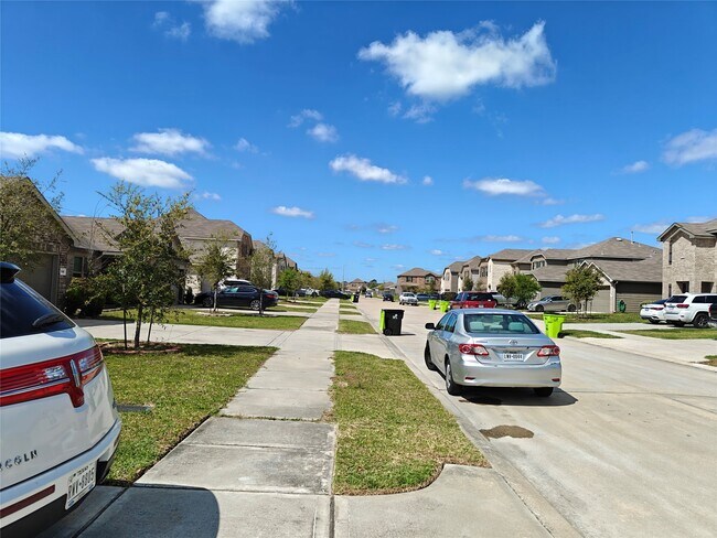 Building Photo - 1731 Gray Hawk Dr