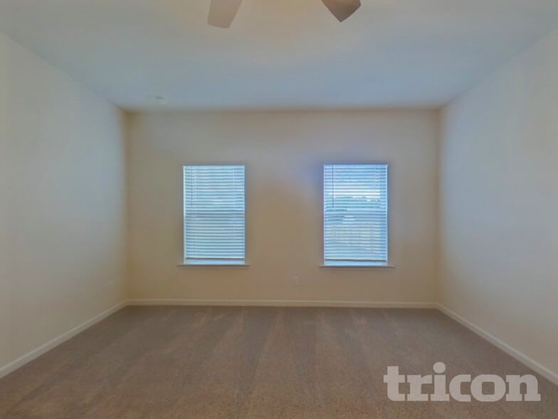 Building Photo - 1004 Claas Wy