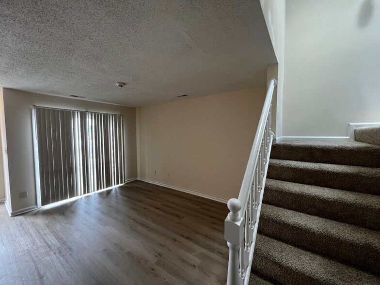 Building Photo - 343 Lee's Ml Dr