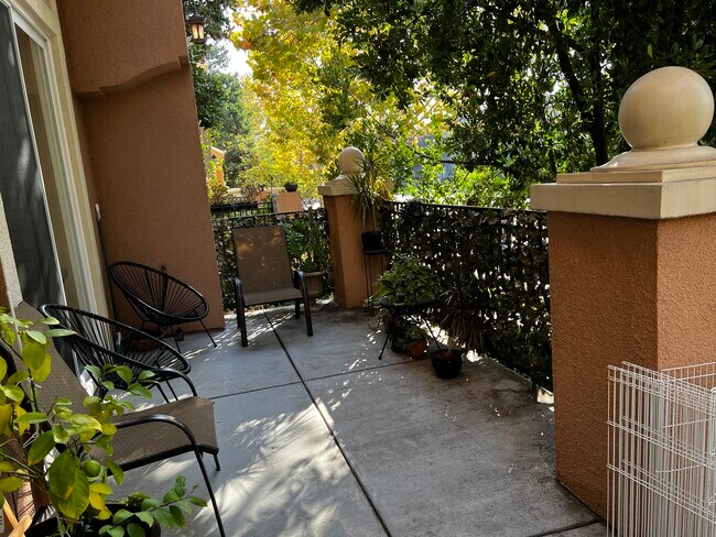 Patio with privacy - 4531 Lick Mill Blvd