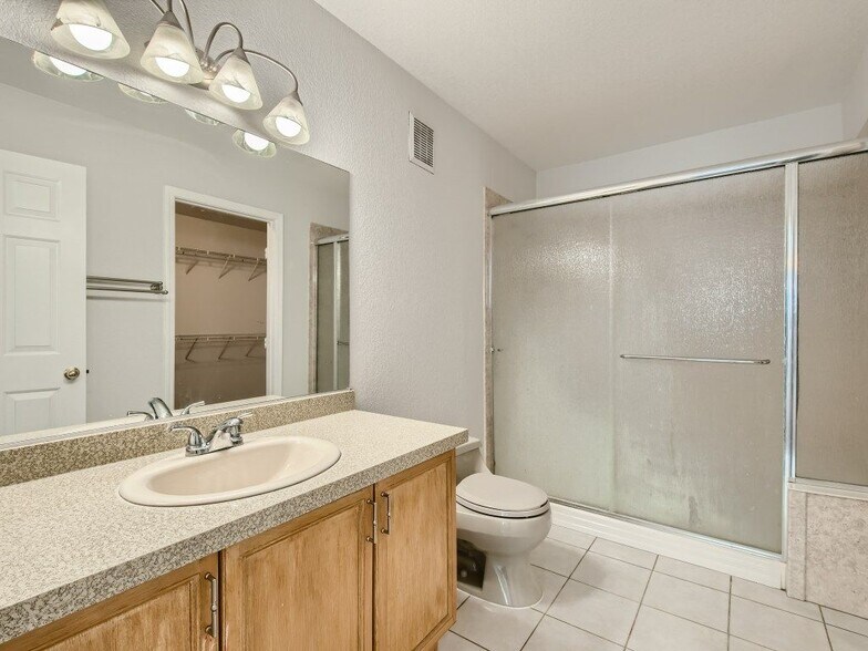 Building Photo - 1044 Grammy Dr