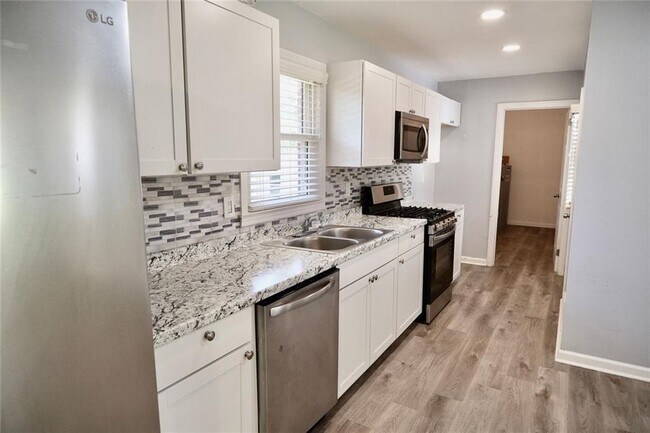 Building Photo - 4867 Flint Hill Rd SW