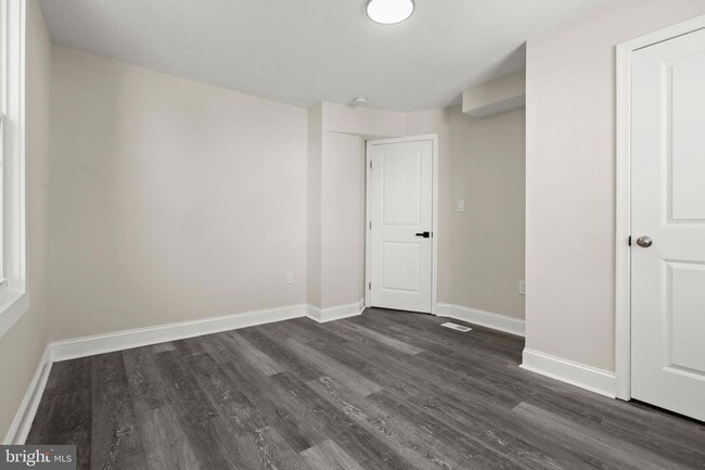 Building Photo - 505 McCabe Ave