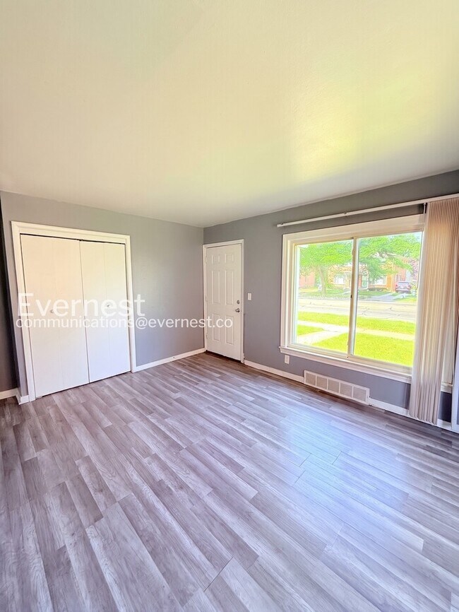 Building Photo - 15380 Meyers Rd