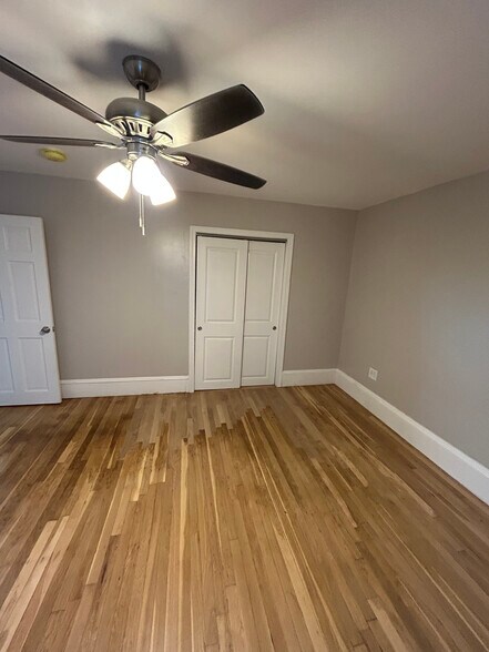 Building Photo - 13 Gladstone St