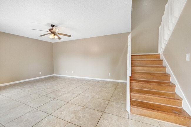 Building Photo - 2111 Vista Oaks Cir NE