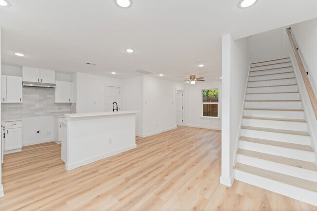 Building Photo - ? Spacious 4BR / 3.5BA Single-Family Home – Move-In Ready! ?