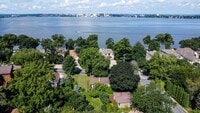 Building Photo - Charming 2-bed/1-bath Steps From Lake Monona
