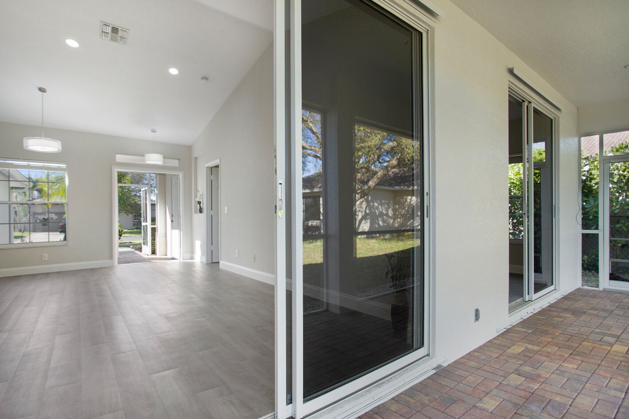 Building Photo - 2921 Inlet Cove Ln E