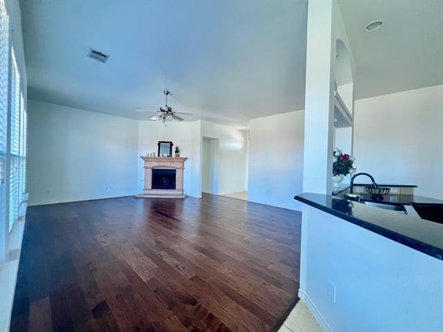 Building Photo - 1721 Nestledown Dr
