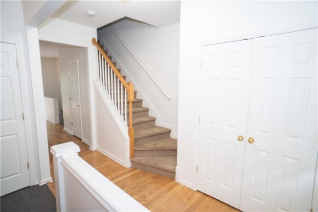Building Photo - 9155 Nesbit Ferry Rd