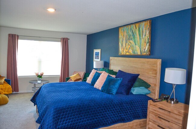 Building Photo - 5 Bedroom 3 Bath in Avalon Woods in Newberry