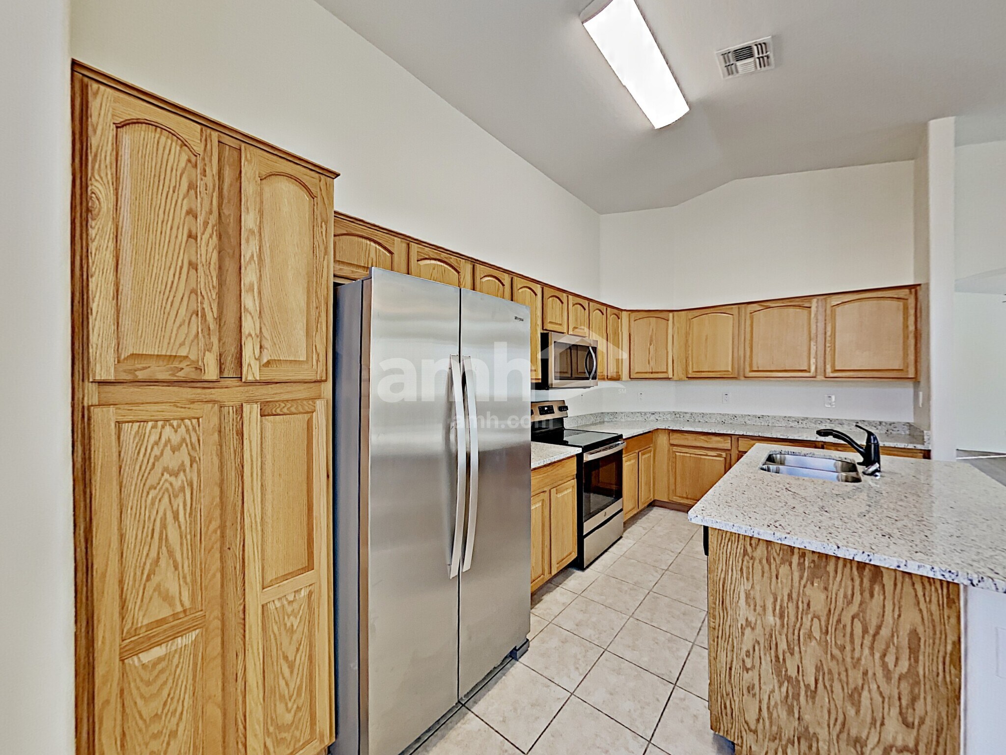 Building Photo - 13830 W Keim Dr