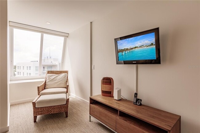 Building Photo - 1255 E Peppertree Dr