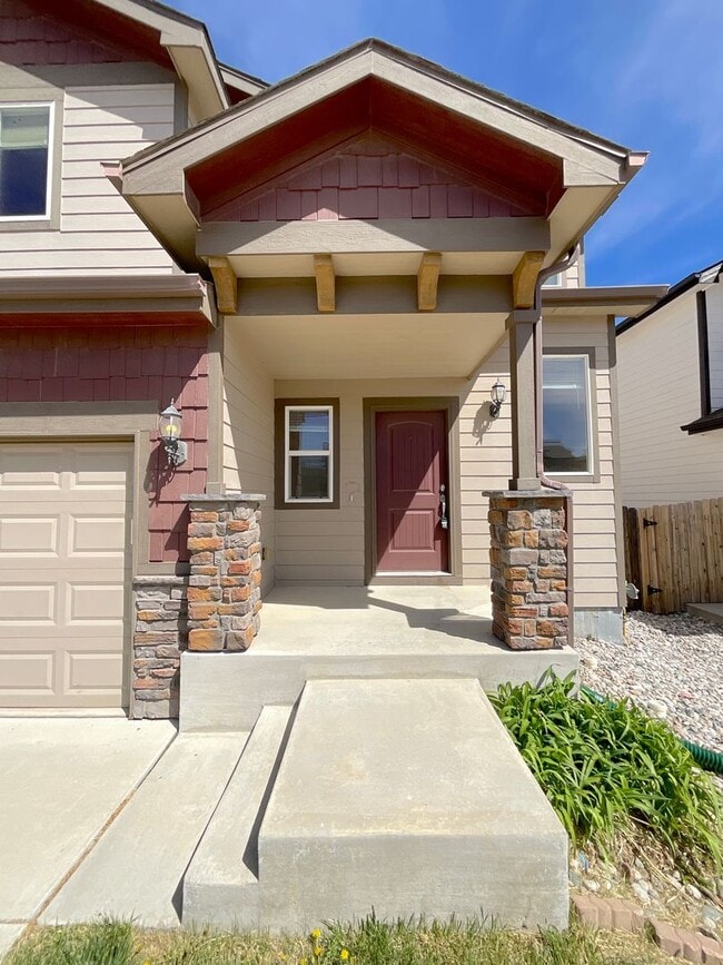 Building Photo - 3 Bedroom Home Available Near S Marksheffel Rd & Fontaine Blvd!