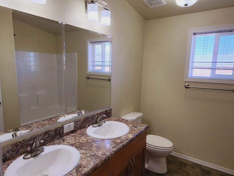 Building Photo - 5745 Bar 10 Rd