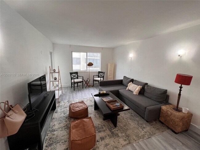 Building Photo - 240 Galen Dr