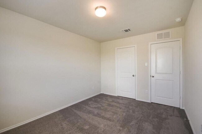 Building Photo - 276 La Dera Dr
