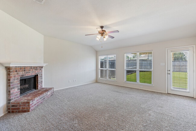 Building Photo - 2281 Fieldcrest Dr