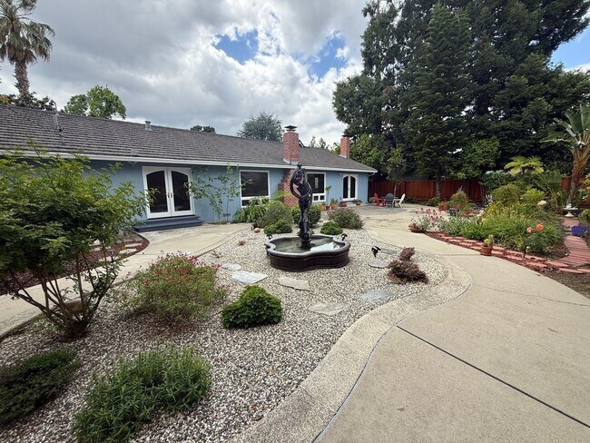 Building Photo - Stunning Saratoga Home; 3 Bedroom + Loft Must See!!