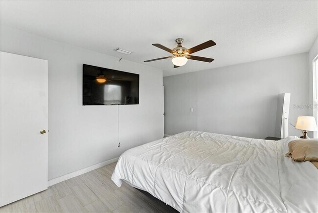 Building Photo - 174 Edgewater Cir